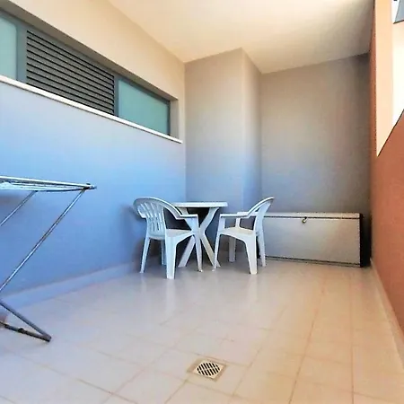 Rocha Tower 11C-11E *