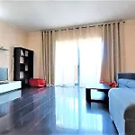 Rocha Tower 11c-11e דירה *