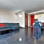 Rocha Tower 11c-11e דירה *