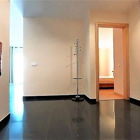 Rocha Tower 11C-11E *